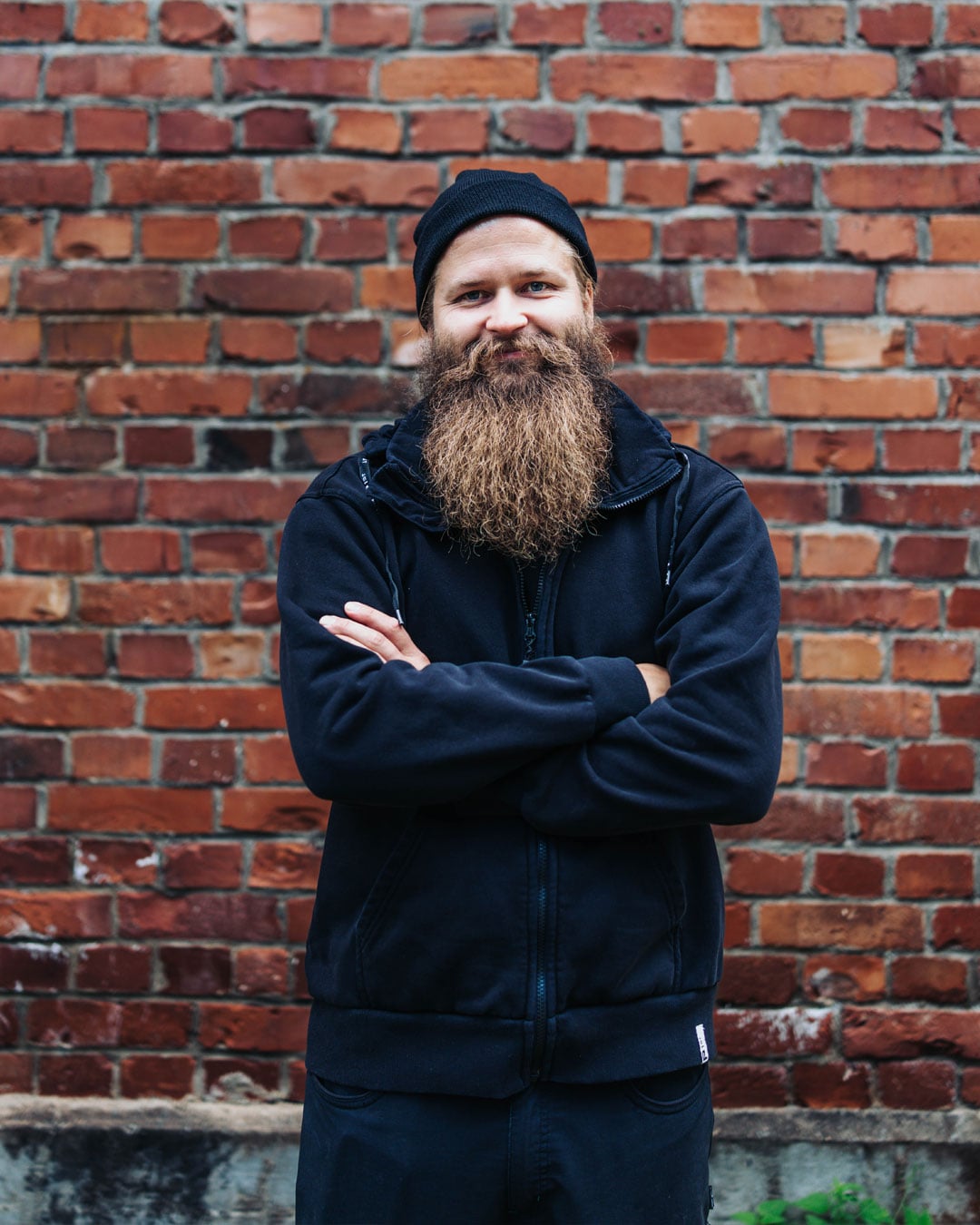 Tuomas Pöyry kädet puuhkassa