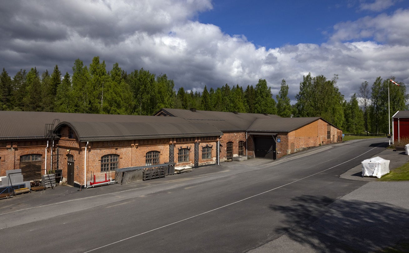 tehtaan vanhoja tiilirakennuksia